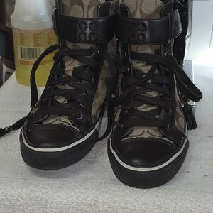 Oster Black and Tan Women's Sneakers